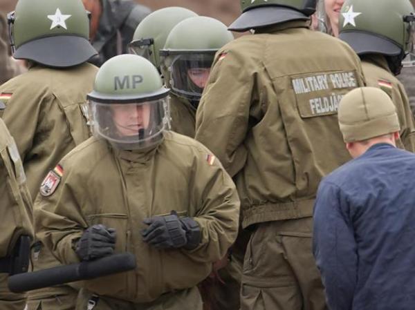 Crowd_Riot_Control_German_Military_Police-630x472