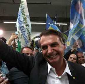 Η Δεξιά σαρώνει και στην Βραζιλία – Βέβαιη η εκλογή Ζ.Μπολσονάρου στον β’ γύρο – Όλα ξεκίνησαν από τη νίκη Τραμπ το 2016